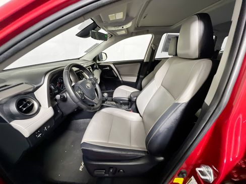 Used 2017 Toyota RAV4 Limited image 14