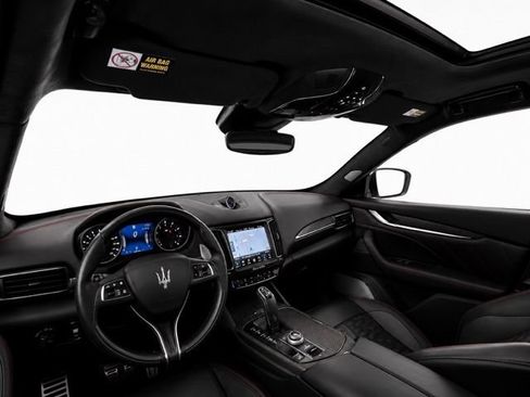 Used 2019 Maserati Levante Trofeo AWD/4WD image 34