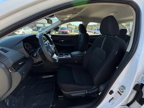 Used 2025 Nissan Sentra SV FWD image 21