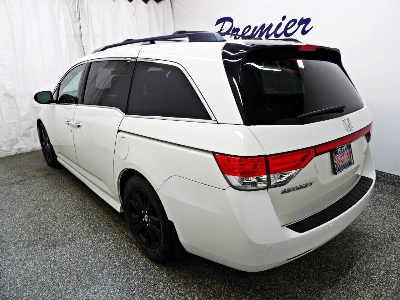 Used 2015 Honda Odyssey Touring image 4