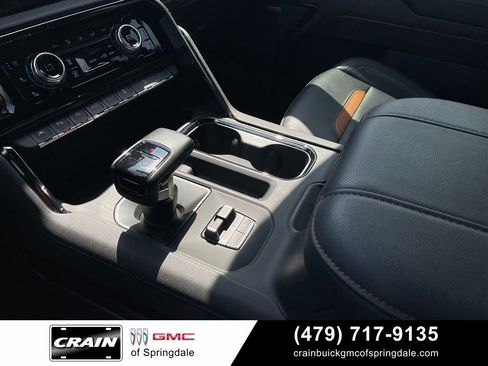Used 2024 GMC Sierra 1500 AT4 w/ Technology Package AWD/4WD image 19