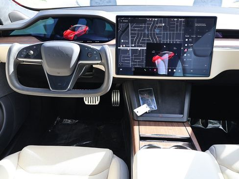 Used 2022 Tesla Model S image 41