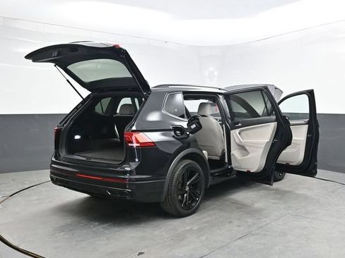 Used 2023 Volkswagen Tiguan SE R-Line AWD/4WD image 38