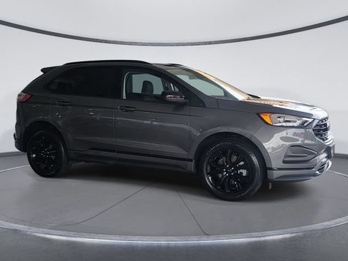 Used 2024 Ford Edge SE w/ Black Appearance Package AWD/4WD image 2