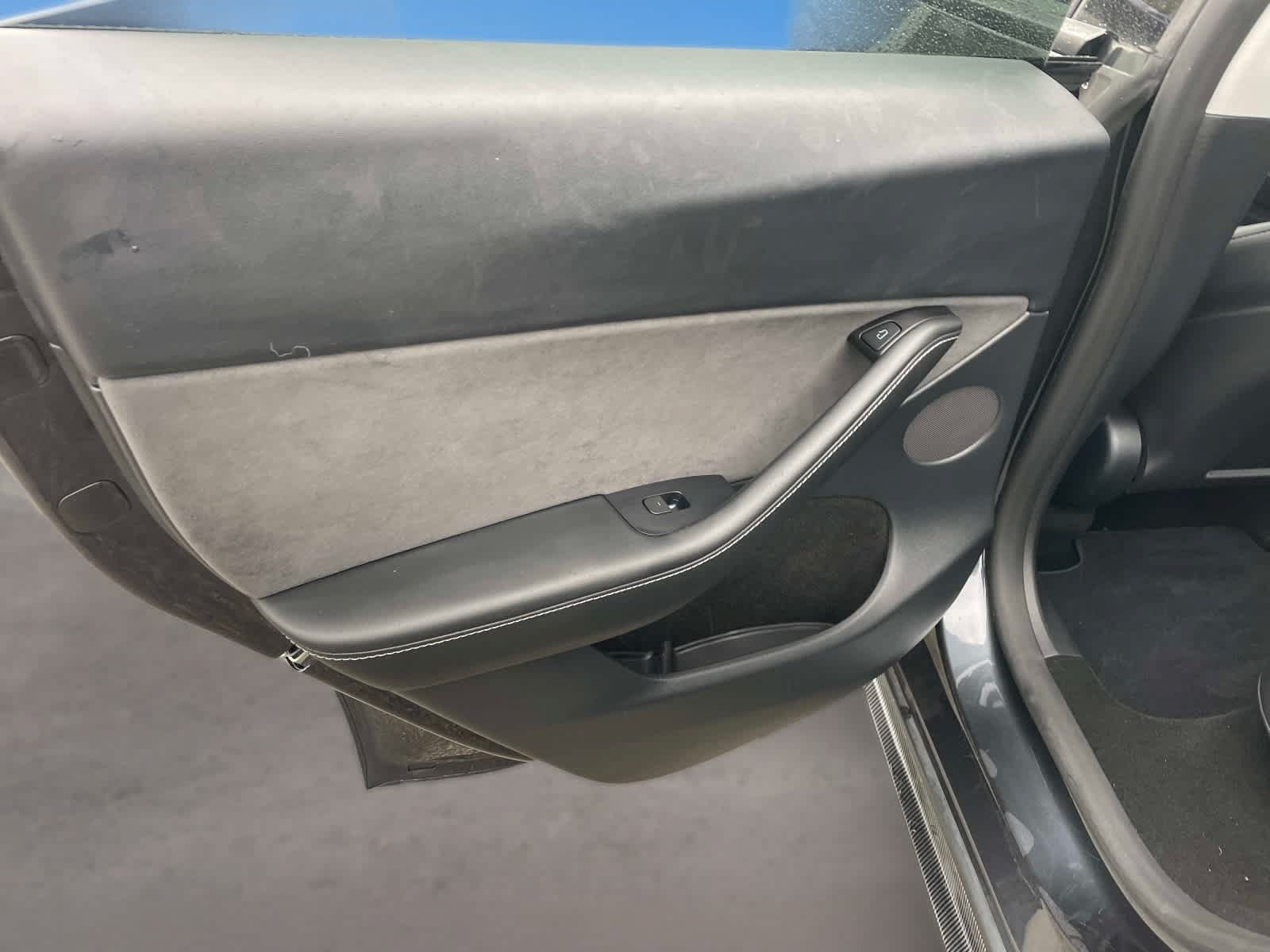 Used 2024 Tesla Model Y Performance AWD/4WD image 17