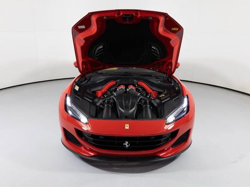 Used 2020 Ferrari Portofino image 9