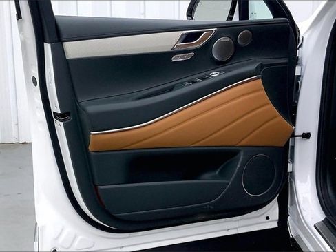 Used 2025 Genesis GV80 3.5T Prestige image 10