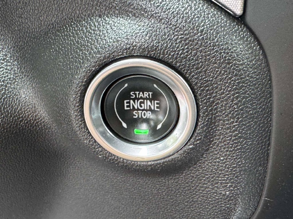 Used 2021 GMC Sierra 1500 SLT w/ Technology Package AWD/4WD image 10