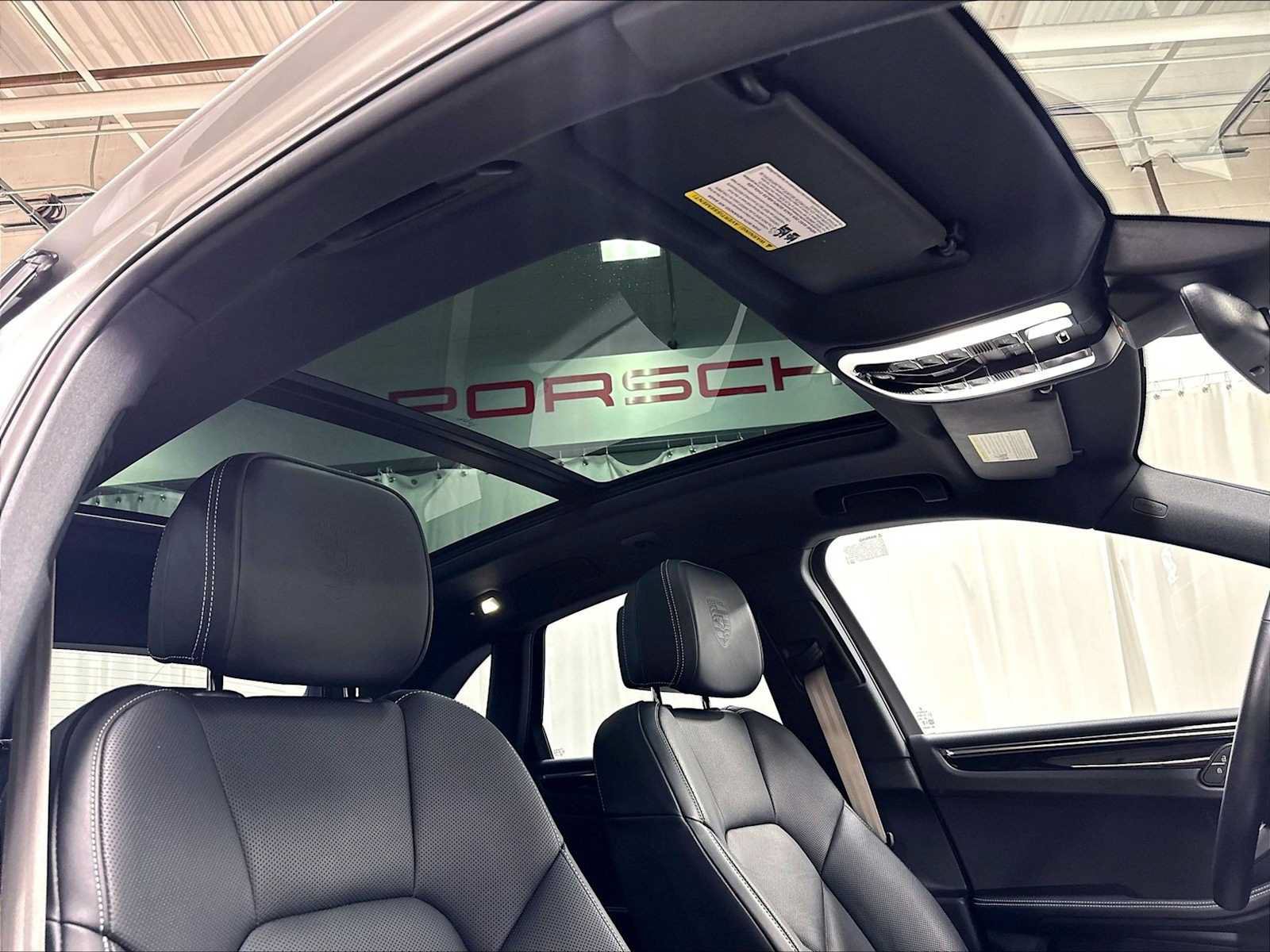 Used 2026 Porsche Macan AWD/4WD image 26