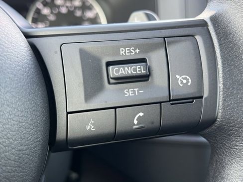 Certified 2025 Nissan Pathfinder S image 16