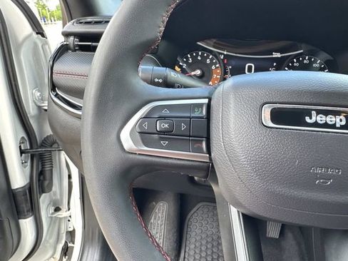 Used 2025 Jeep Compass Trailhawk AWD/4WD image 28