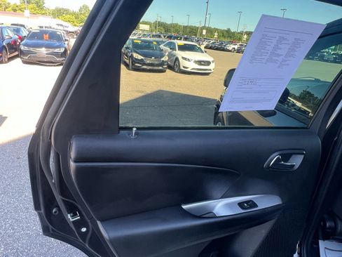 Used 2013 Dodge Journey SE image 12