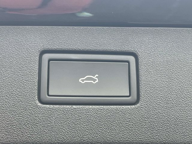 Certified 2026 Volkswagen Tiguan SE FWD image 11