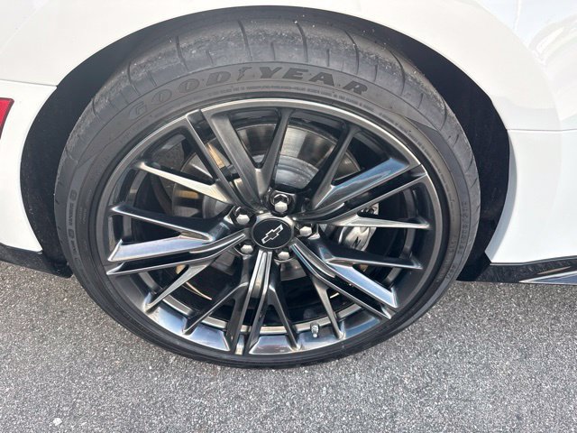 Used 2021 Chevrolet Camaro ZL1 RWD image 20