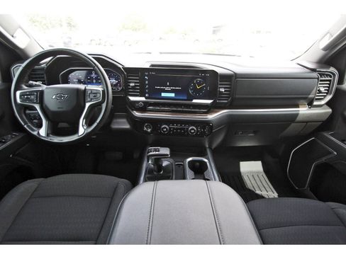 Used 2023 Chevrolet Silverado 1500 RST w/ Z71 Off-Road Package AWD/4WD image 9