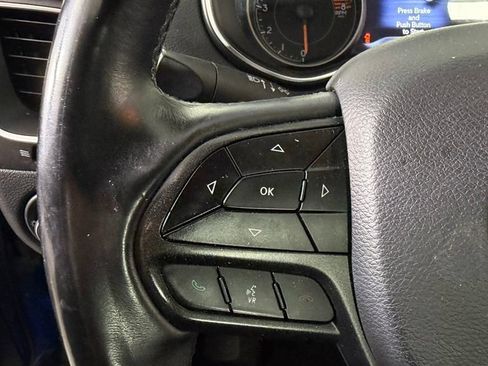 Used 2019 Jeep Cherokee Trailhawk AWD/4WD image 19