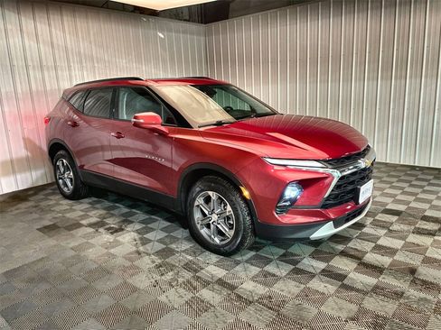 Used 2024 Chevrolet Blazer LT w/ Sound & Technology Package image 2