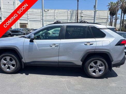 Used 2022 Toyota RAV4 XLE w/ Convenience Package AWD/4WD image 9