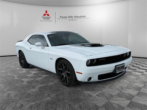 Used 2017 Dodge Challenger R/T Plus image 3