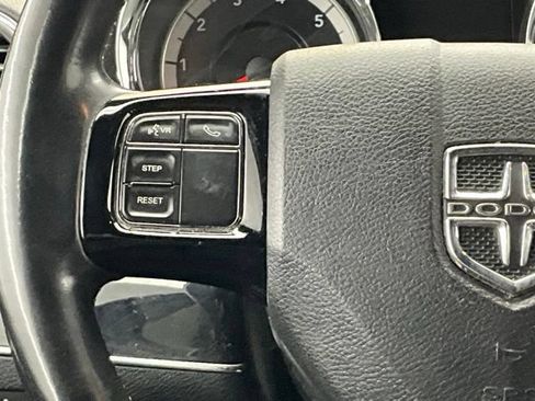 Used 2019 Dodge Grand Caravan SXT FWD image 18