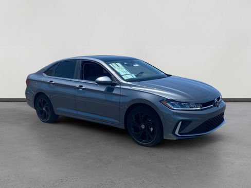 New 2025 Volkswagen Jetta SE image 7