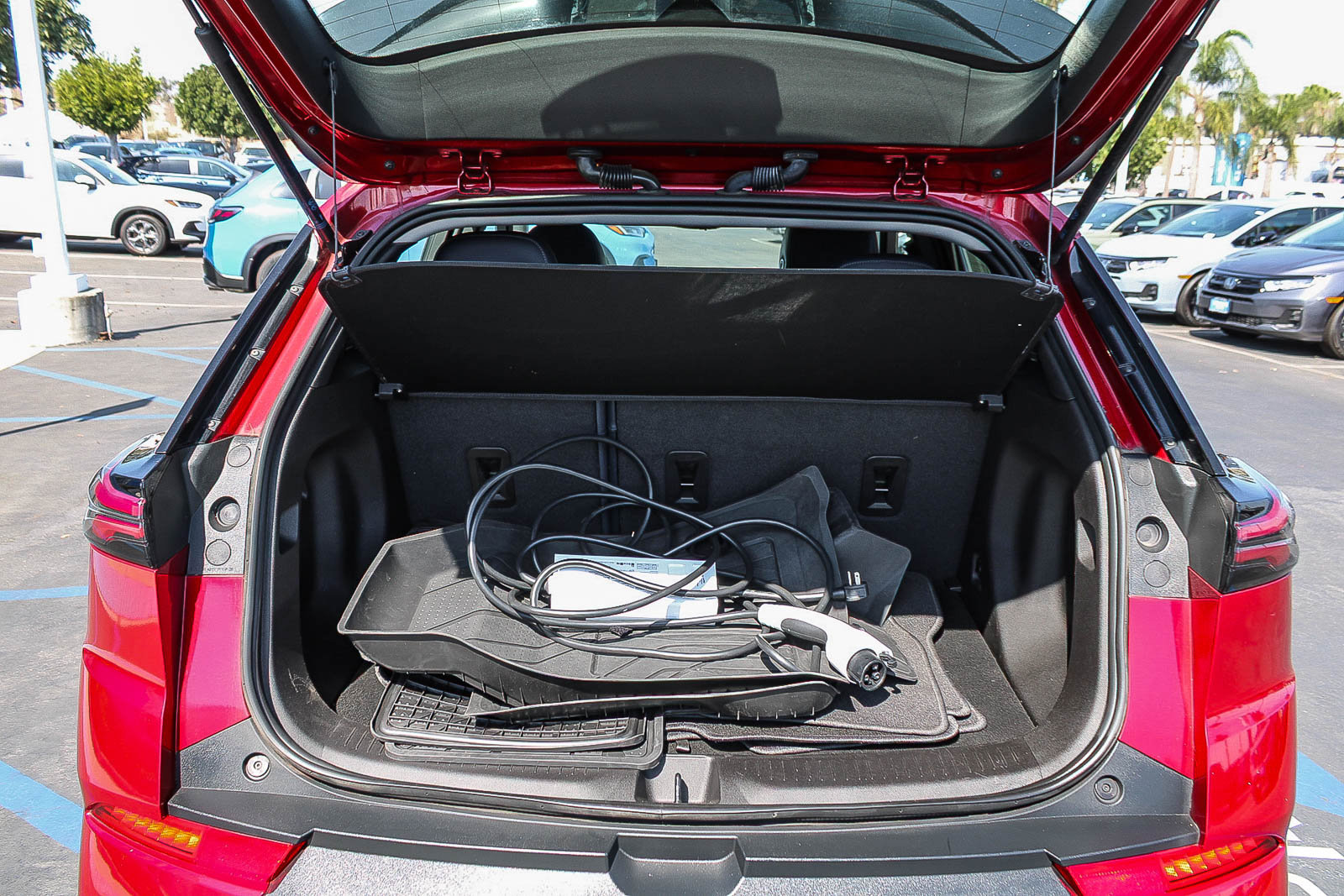 Used 2023 Chevrolet Bolt EUV Premier w/ Sun & Sound Package FWD image 27