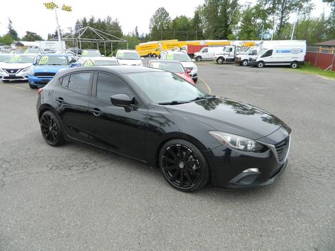 Used 2016 MAZDA MAZDA3 i Sport FWD image 2