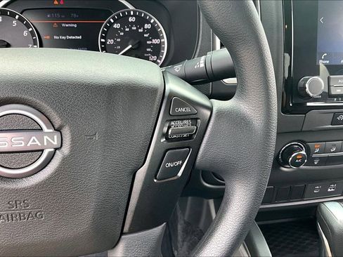 Used 2024 Nissan Frontier SV RWD image 13