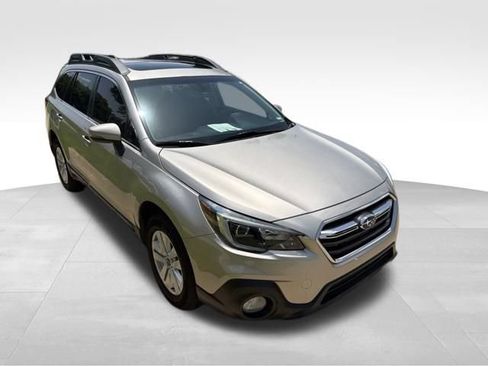 Used 2019 Subaru Outback 2.5i Premium AWD/4WD image 1