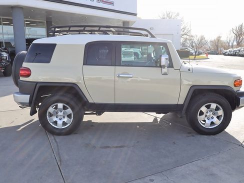 Used 2008 Toyota FJ Cruiser Base image 7