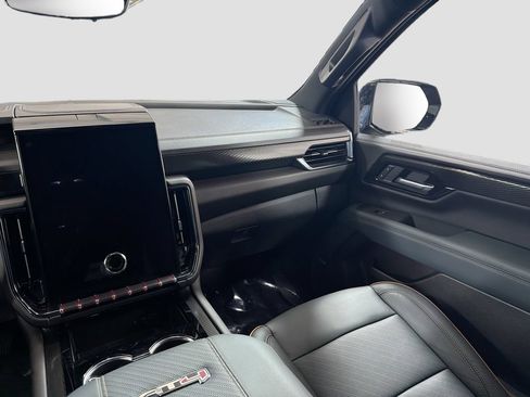 Used 2025 GMC Yukon AT4 w/ Premium Trailering Package AWD/4WD image 25