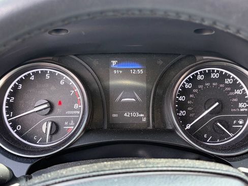 Used 2024 Toyota Camry SE FWD image 9