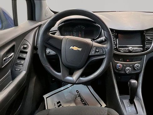 Used 2017 Chevrolet Trax LS FWD image 10