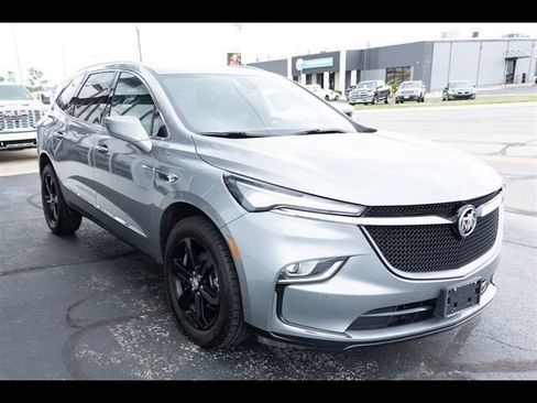 Used 2023 Buick Enclave Essence w/ Sport Touring Edition FWD image 4