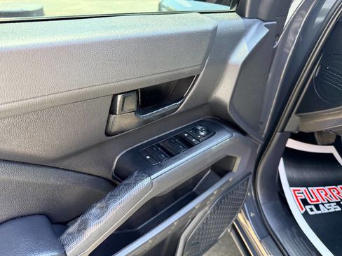 Used 2024 Toyota Tacoma SR5 w/ SR5 Upgrade Package AWD/4WD image 18