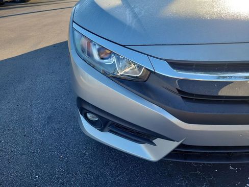 Used 2018 Honda Civic EX-L image 9