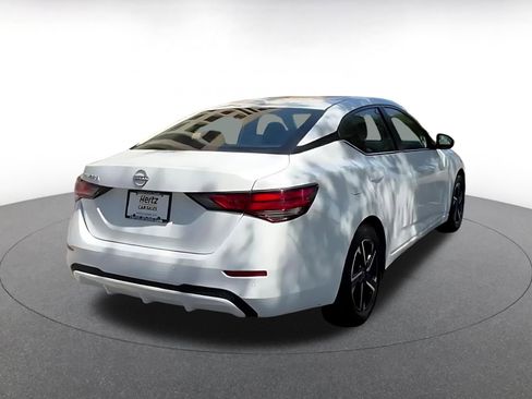 Used 2025 Nissan Sentra SV FWD image 14