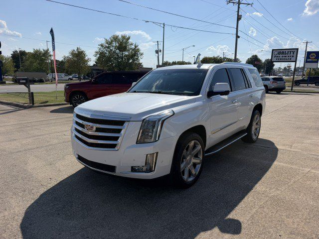 Used 2017 Cadillac Escalade Luxury RWD image 4