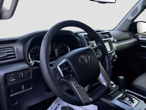 Used 2019 Toyota 4Runner SR5 Premium AWD/4WD image 9