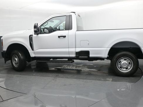 New 2026 Ford F250 XL w/ F-250 >10K GVWR Package AWD/4WD image 3