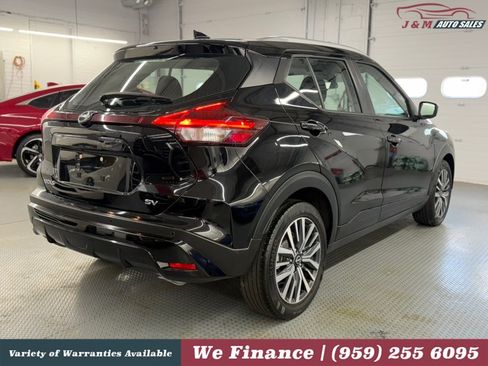Used 2022 Nissan Kicks SV FWD image 9