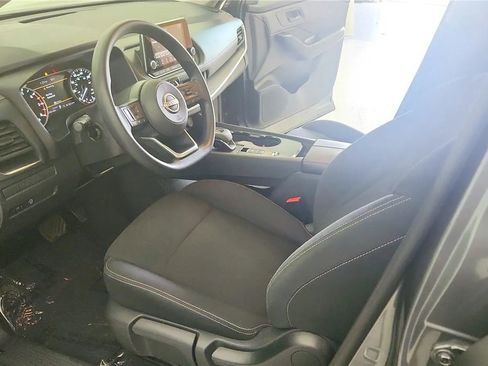 Used 2024 Nissan Rogue S FWD image 22
