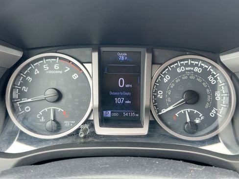 Used 2019 Toyota Tacoma Limited AWD/4WD image 33