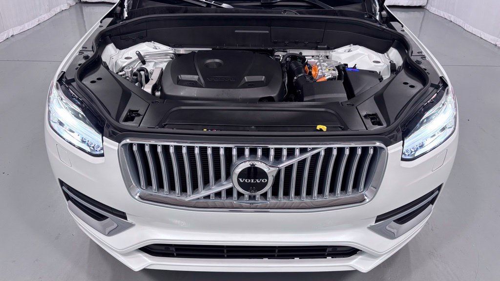 Certified 2025 Volvo XC90 T8 Plus w/ Protection Package Premier AWD/4WD image 29