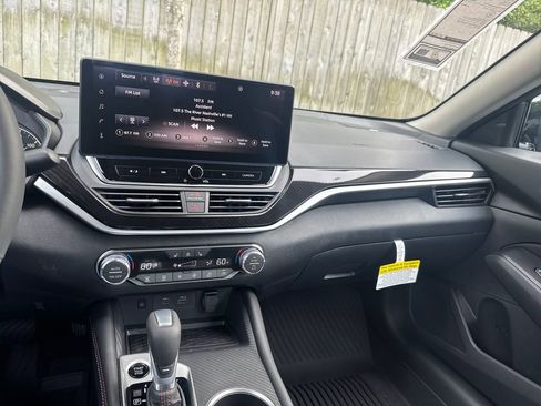 New 2026 Nissan Altima 2.5 SR w/ SR Premium Package FWD image 16