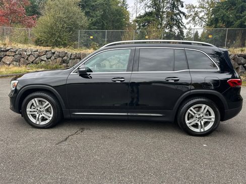 Used 2020 Mercedes-Benz GLB 250 4MATIC w/ Premium Package image 2
