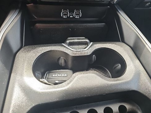 Used 2025 RAM 1500 Big Horn AWD/4WD image 35