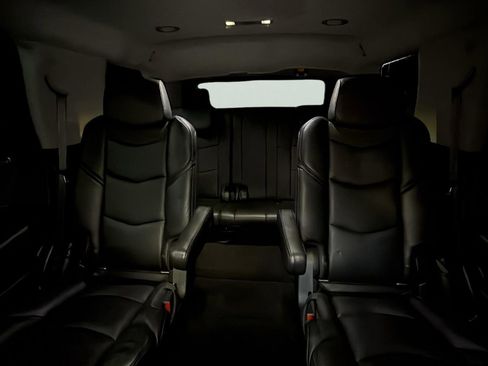 Used 2018 Cadillac Escalade Luxury image 26