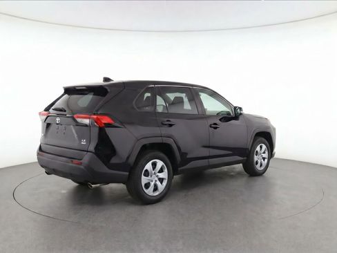 Used 2025 Toyota RAV4 LE AWD/4WD image 5