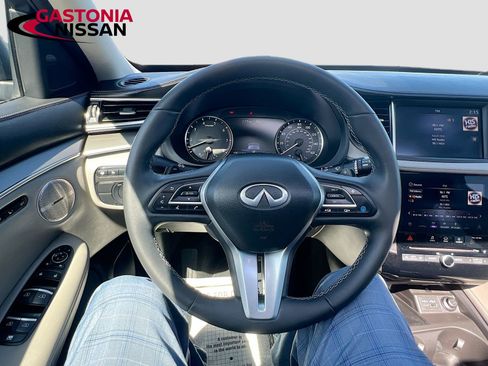 Used 2023 INFINITI QX50 Luxe FWD image 14